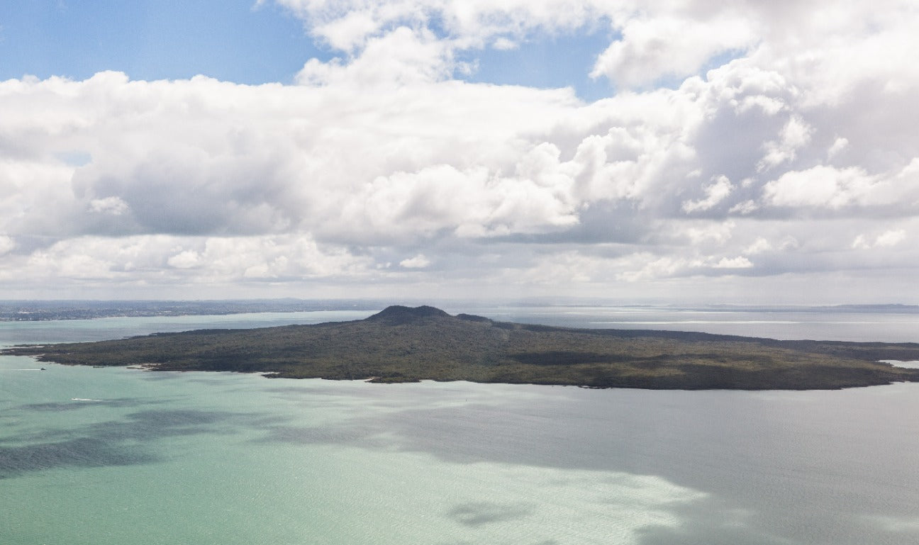 City and Volcanoes Scenic Flight